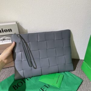 Replica Bottega Veneta Cassette Clutch - Best Fake Designer Bags