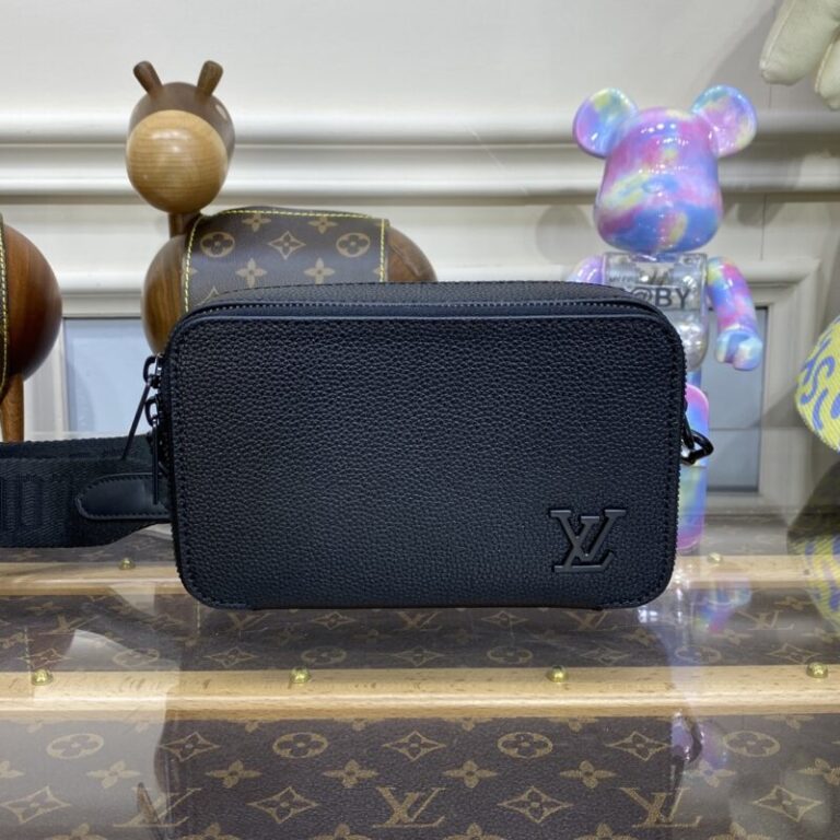 Replica Louis Vuitton Alpha Messenger Black - Best Fake Designer Bags