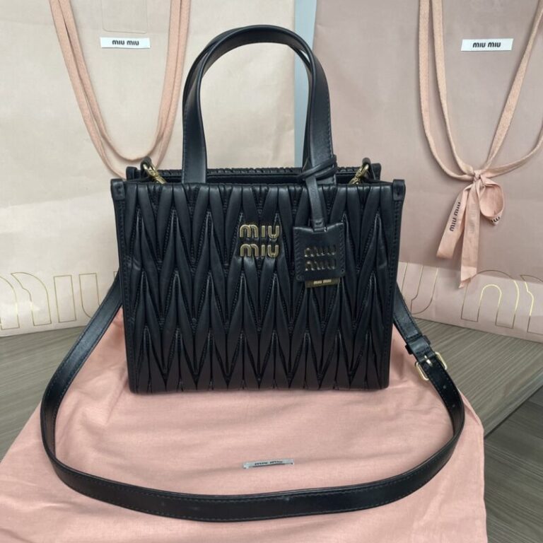 Replica Miu Miu Matelassé  Tote Black - Best Fake Designer Bags
