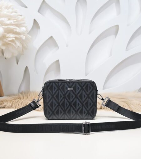 Replica Dior Zipped Pouch  Diamond Black - Best Fake Designer Bags