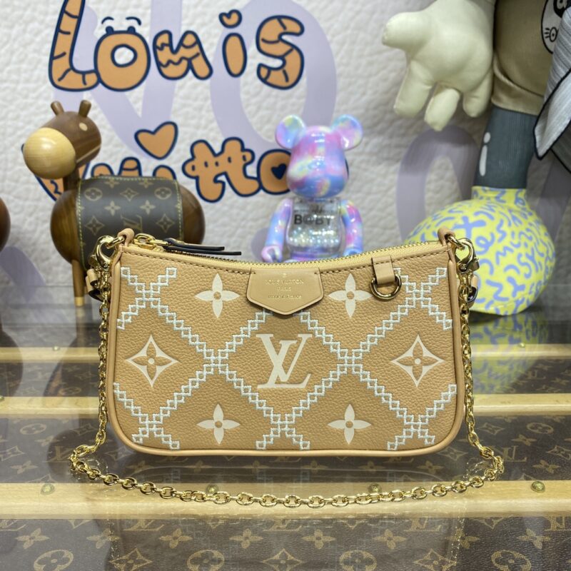 Replica Louis Vuitton Easy Pouch Apricot - Best Fake Designer Bags
