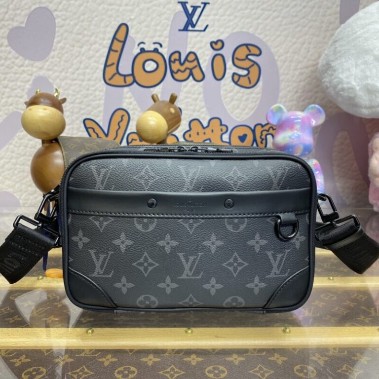 Replica Louis Vuitton Alpha Messenger Black Canvas - Best Fake Designer Bags