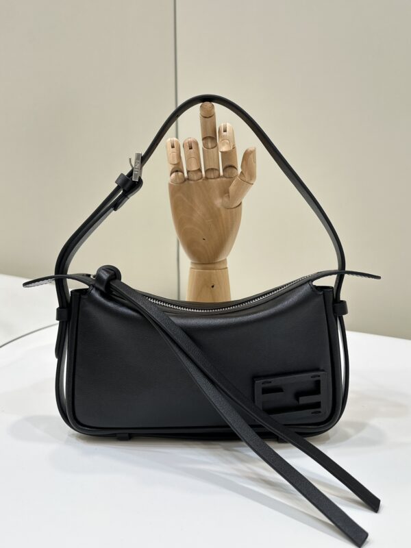 Replica Fendi Simply Black - Best Fake Designer Bags