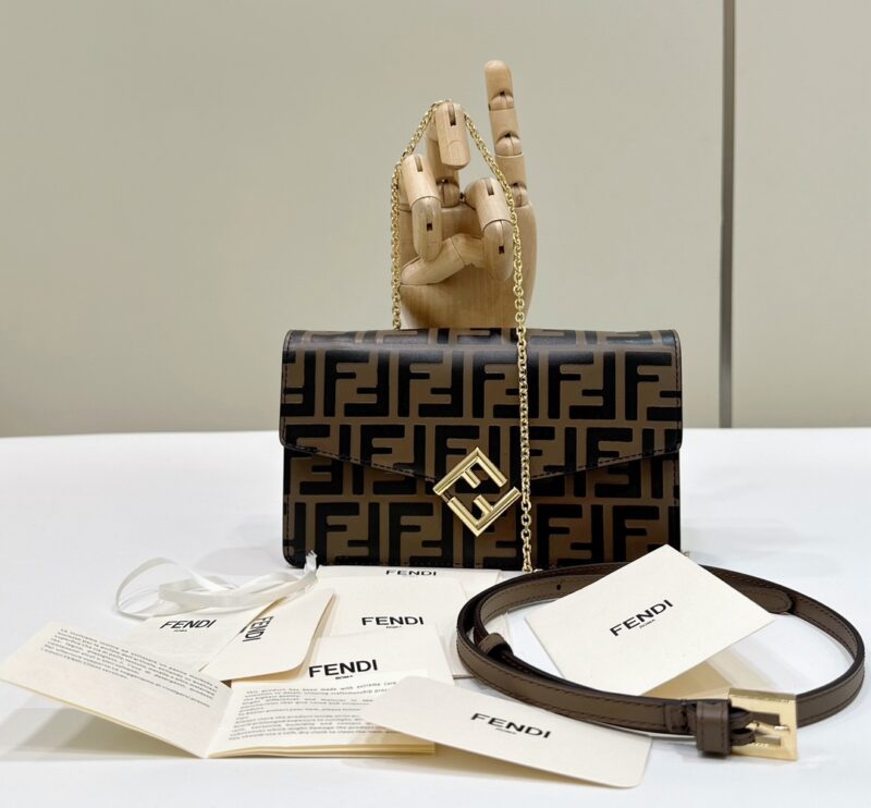 Replica Fendi Baguette Wallet on Chain - Best Fake Designer Bags