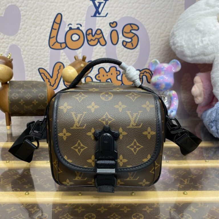 Replica Louis Vuitton Quest Messenger - Best Fake Designer Bags