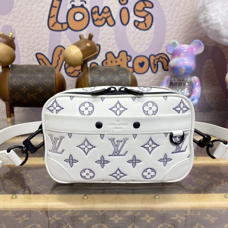 Replica Louis Vuitton Alpha Messenger White Canvas - Best Fake Designer Bags